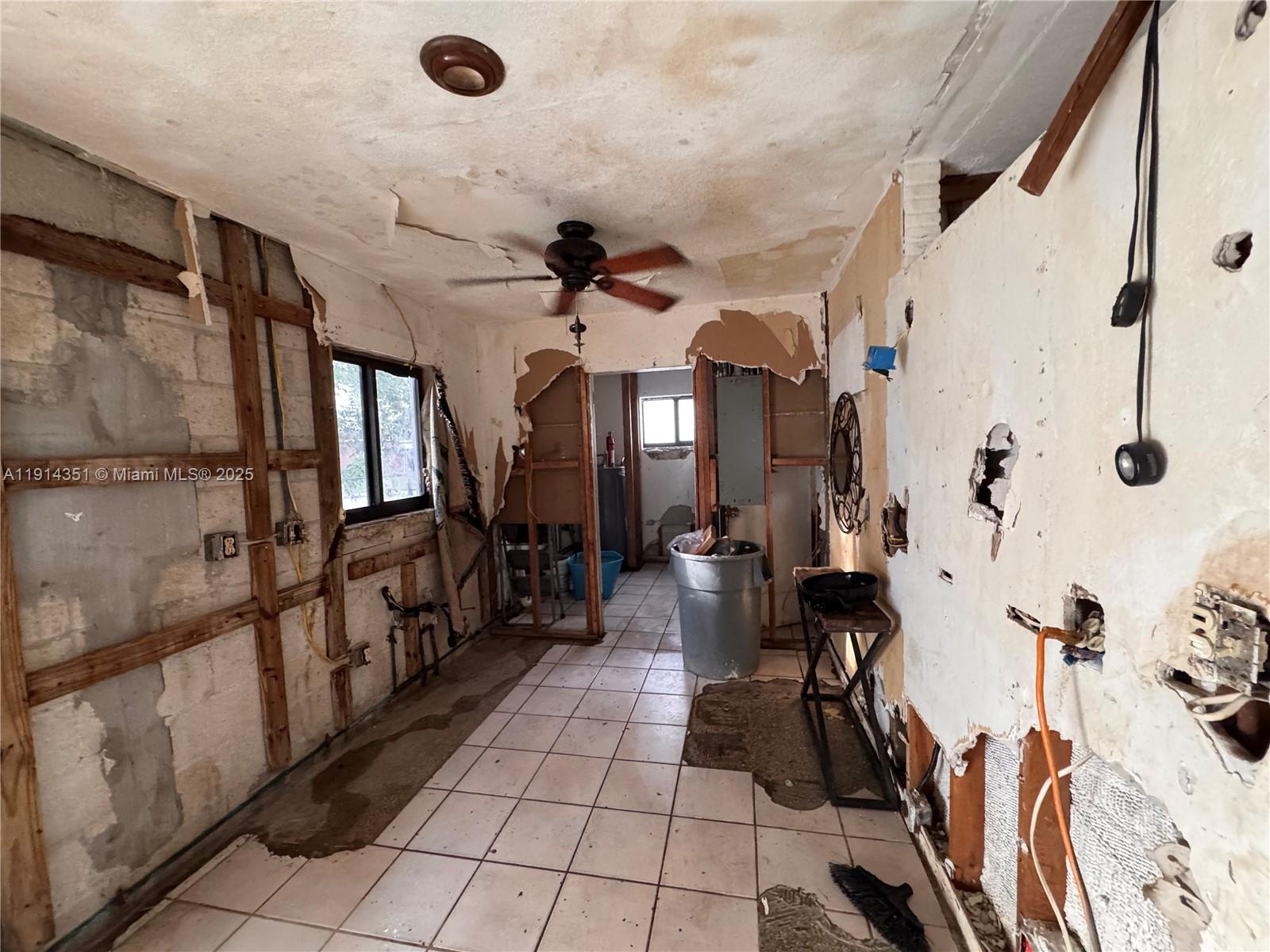 2401 SW 50th Ter Fort Lauderdale, FL 33317