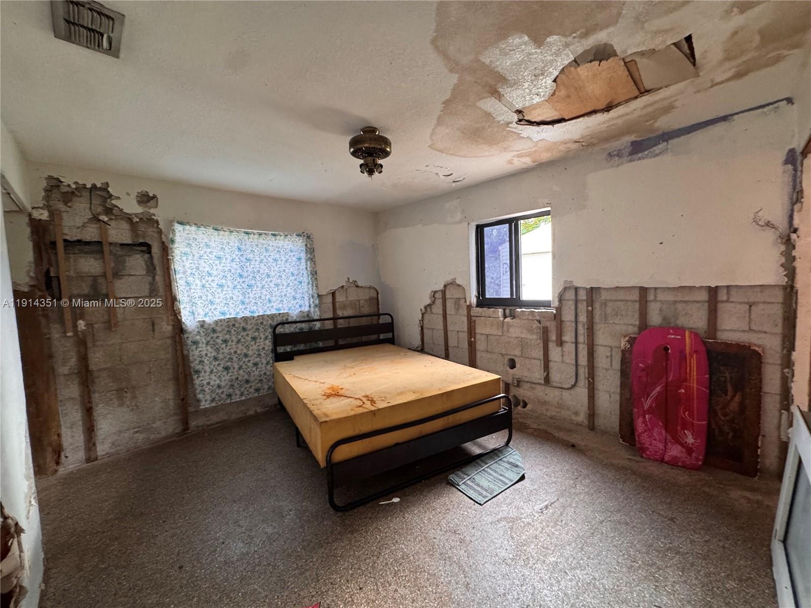 2401 SW 50th Ter Fort Lauderdale, FL 33317