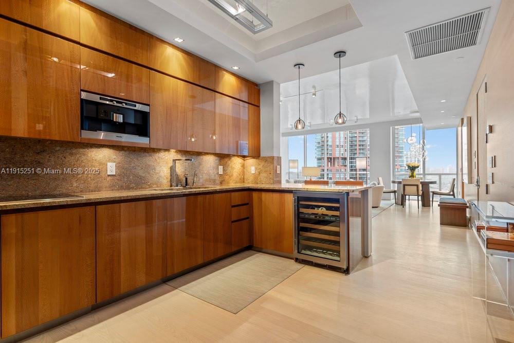 50 S Pointe Dr #2703 Miami Beach, FL 33139