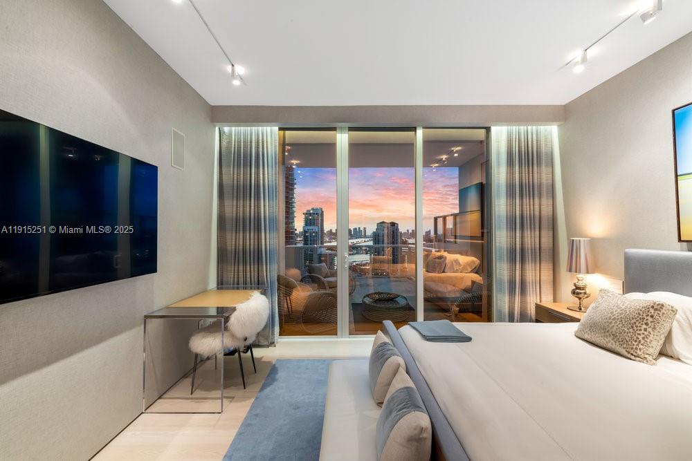 50 S Pointe Dr #2703 Miami Beach, FL 33139