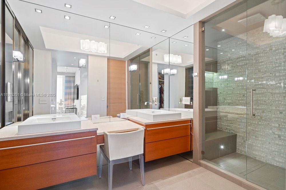 50 S Pointe Dr #2703 Miami Beach, FL 33139