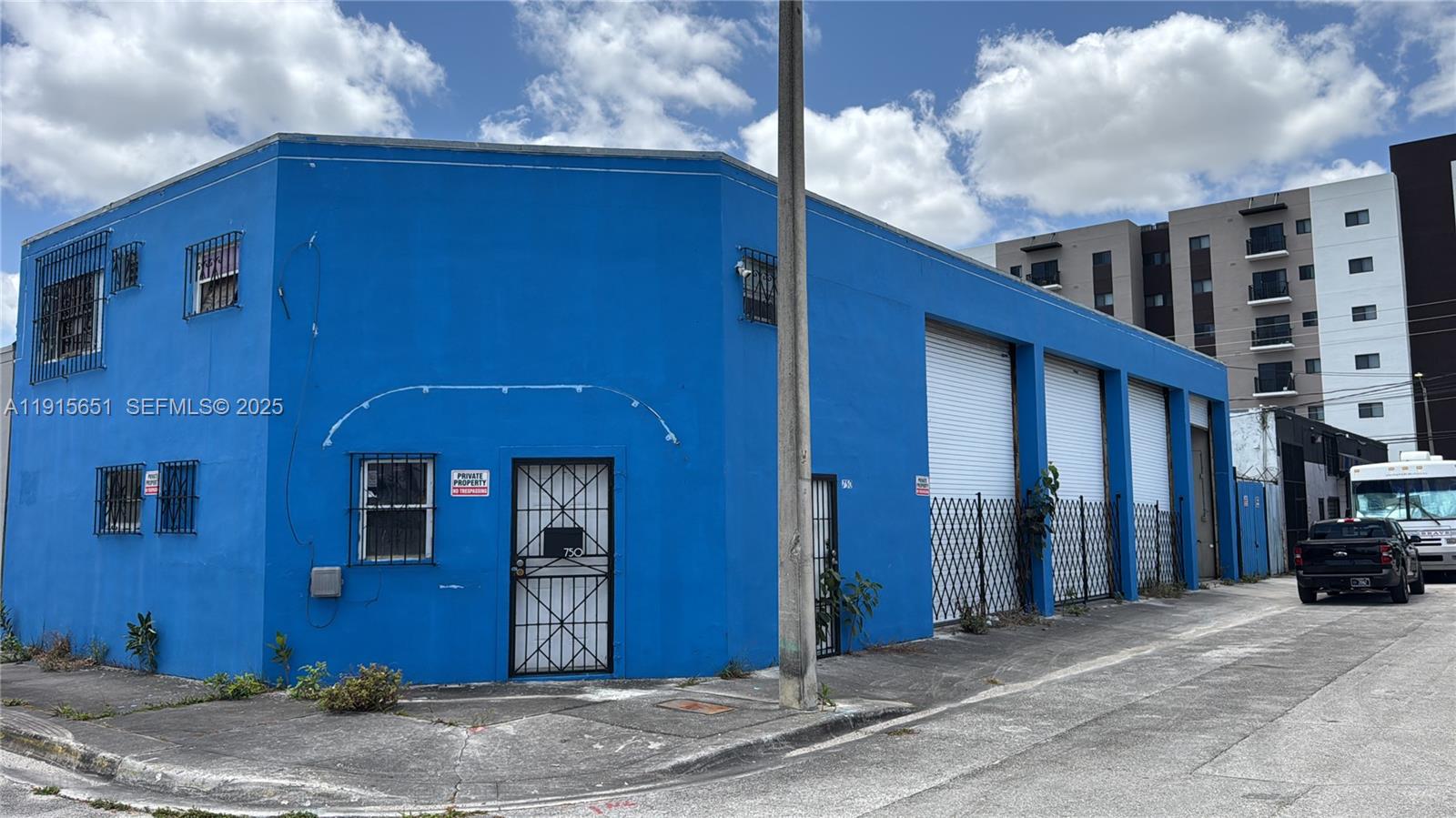 750 NW 24th Miami, FL 33127