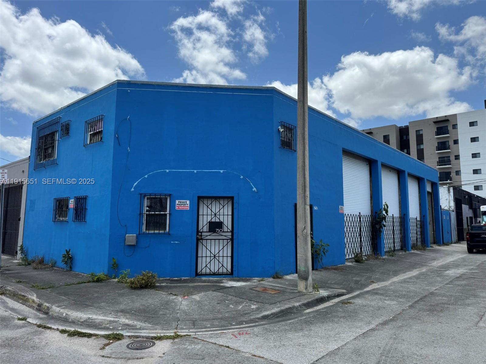 750 NW 24th Miami, FL 33127