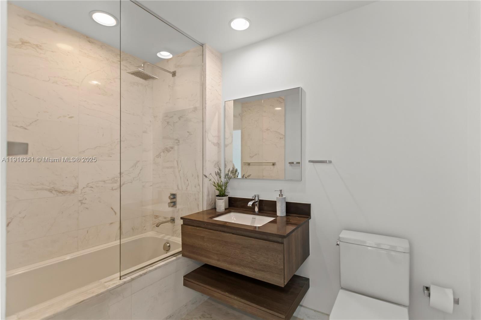 350 Ocean Dr #904N Key Biscayne, FL 33149