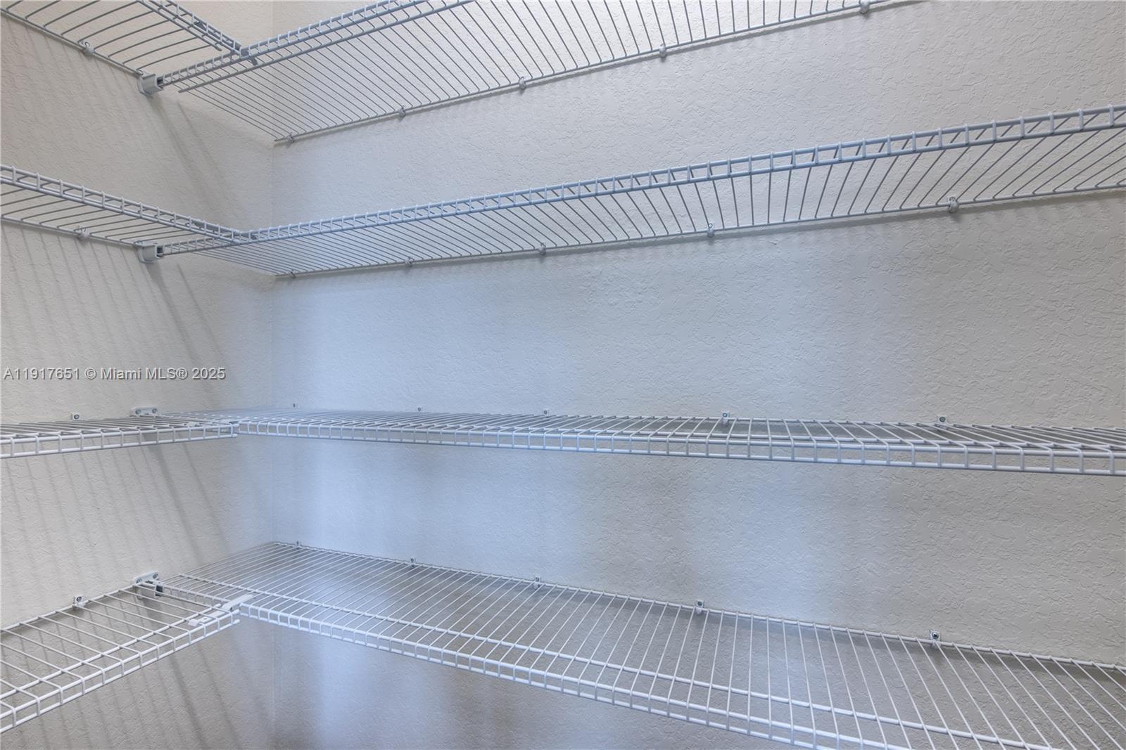 4974 Greenway Dr Hollywood, FL 33021