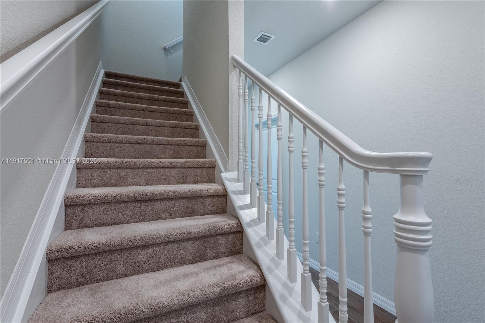 4974 Greenway Dr Hollywood, FL 33021