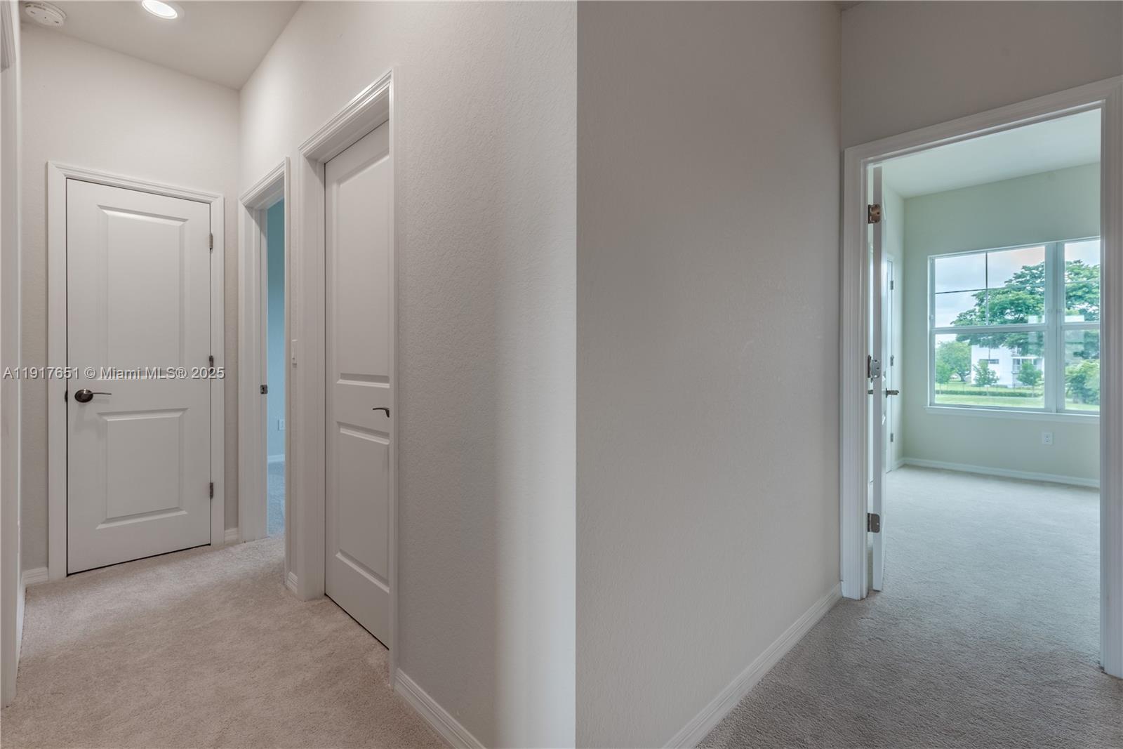 4974 Greenway Dr Hollywood, FL 33021