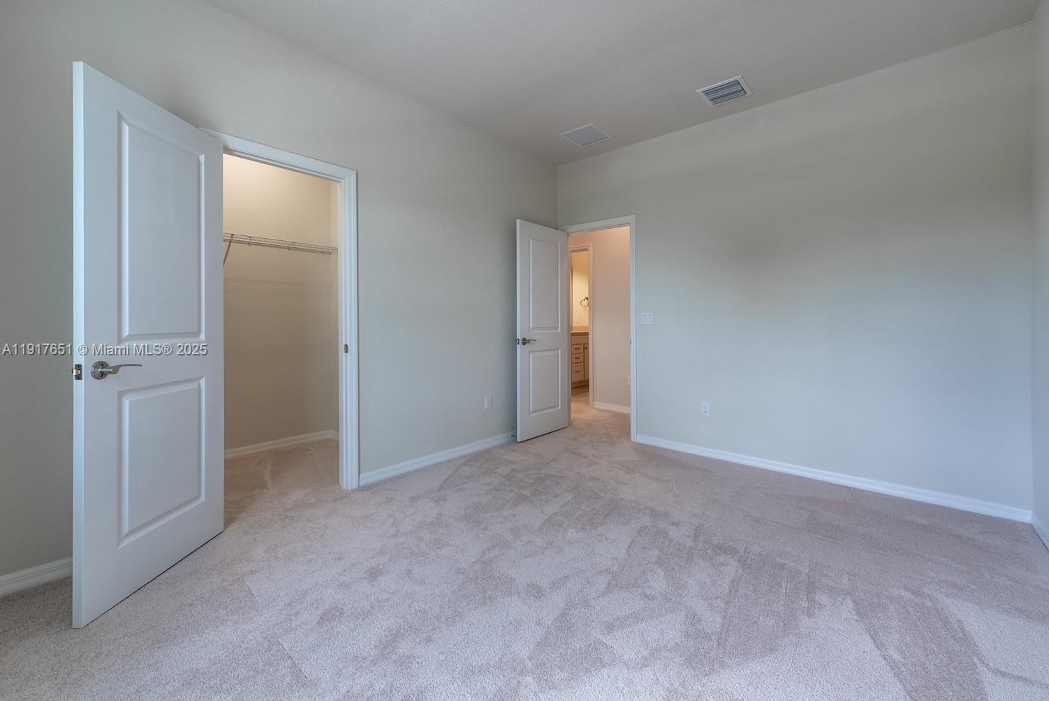 4974 Greenway Dr Hollywood, FL 33021