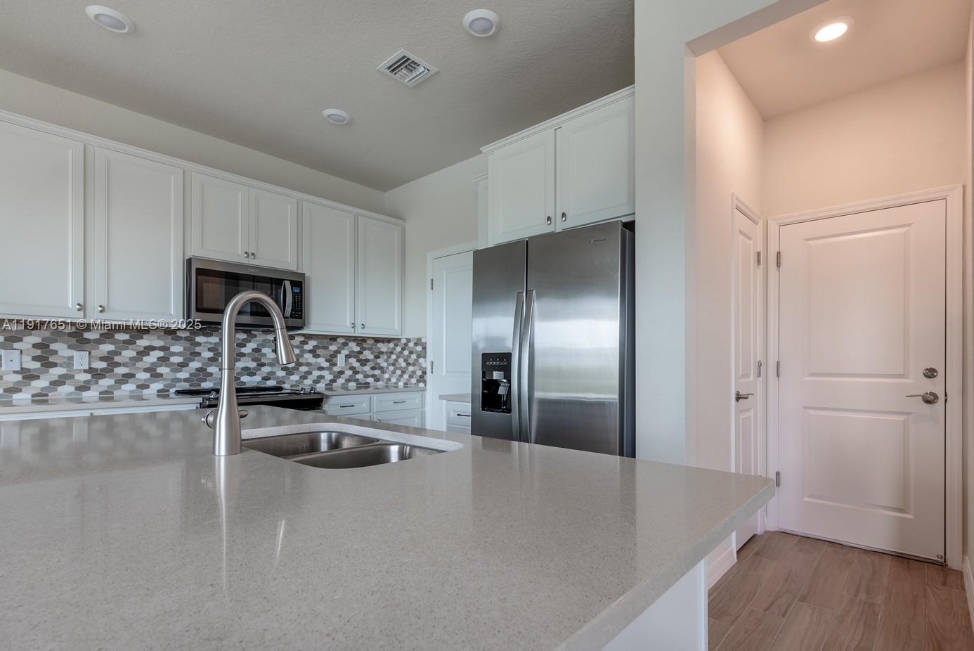 4974 Greenway Dr Hollywood, FL 33021