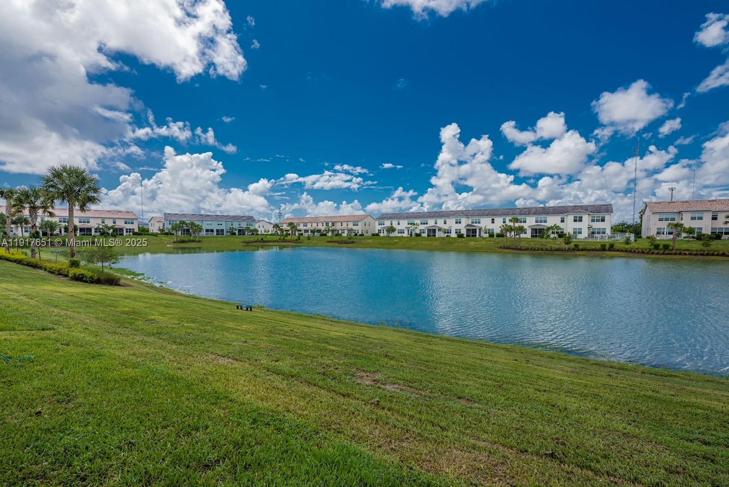 4974 Greenway Dr Hollywood, FL 33021