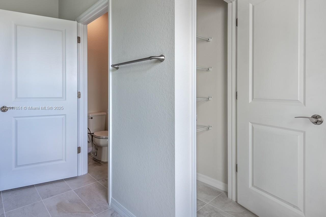 4974 Greenway Dr Hollywood, FL 33021