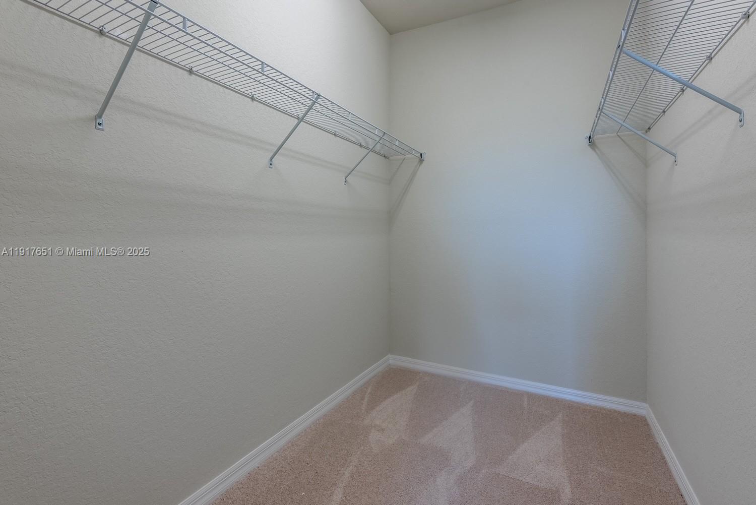 4974 Greenway Dr Hollywood, FL 33021