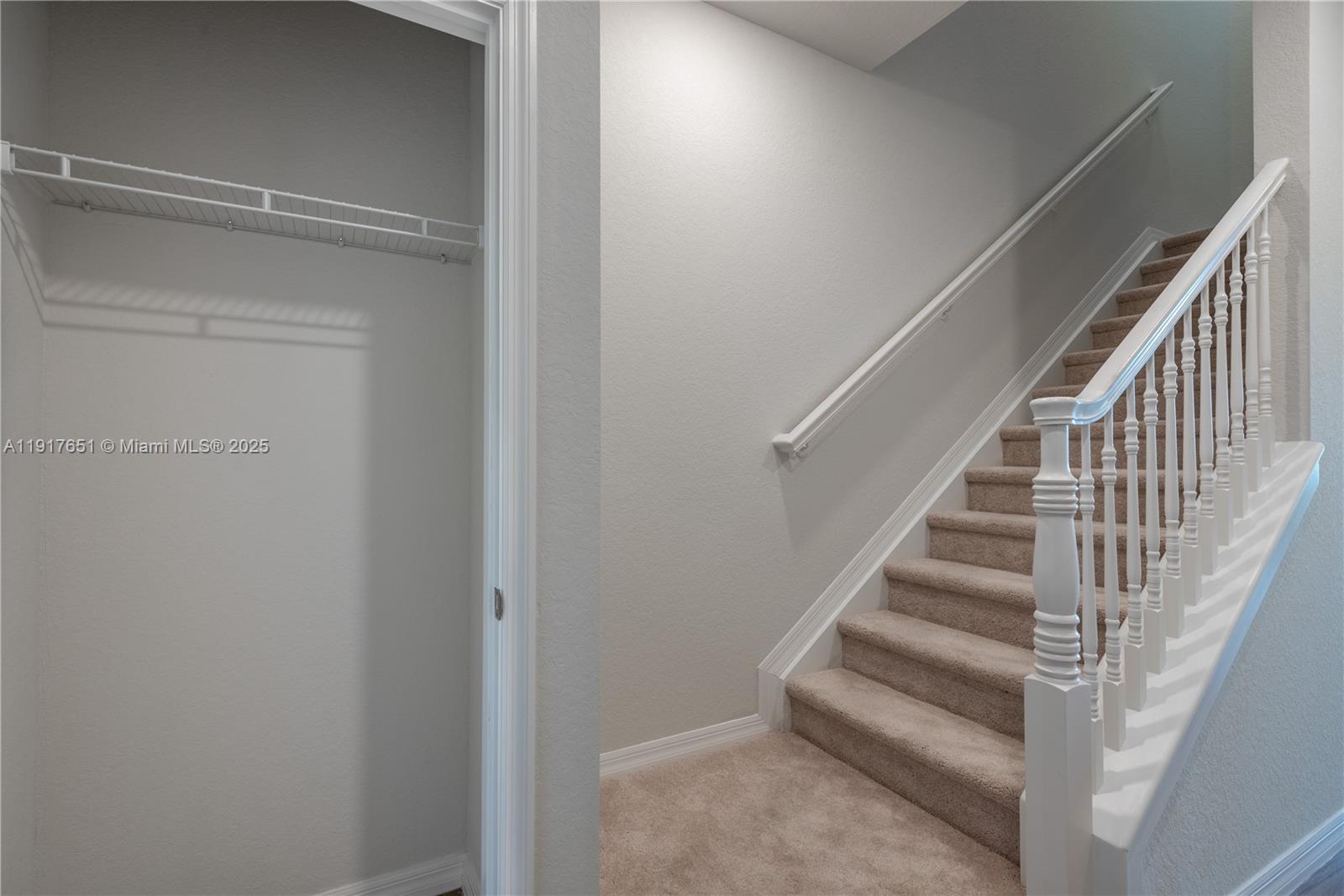 4974 Greenway Dr Hollywood, FL 33021