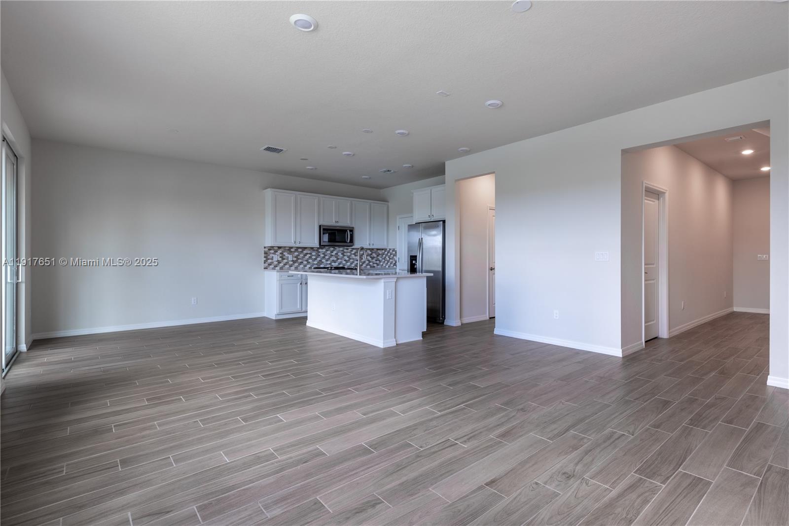 4974 Greenway Dr Hollywood, FL 33021