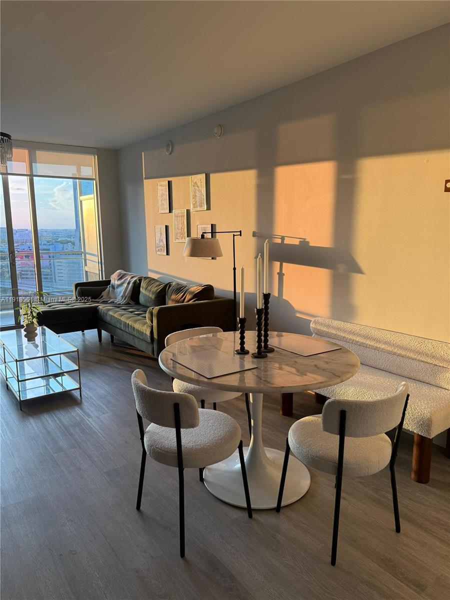 image The Ivy at Riverfront2