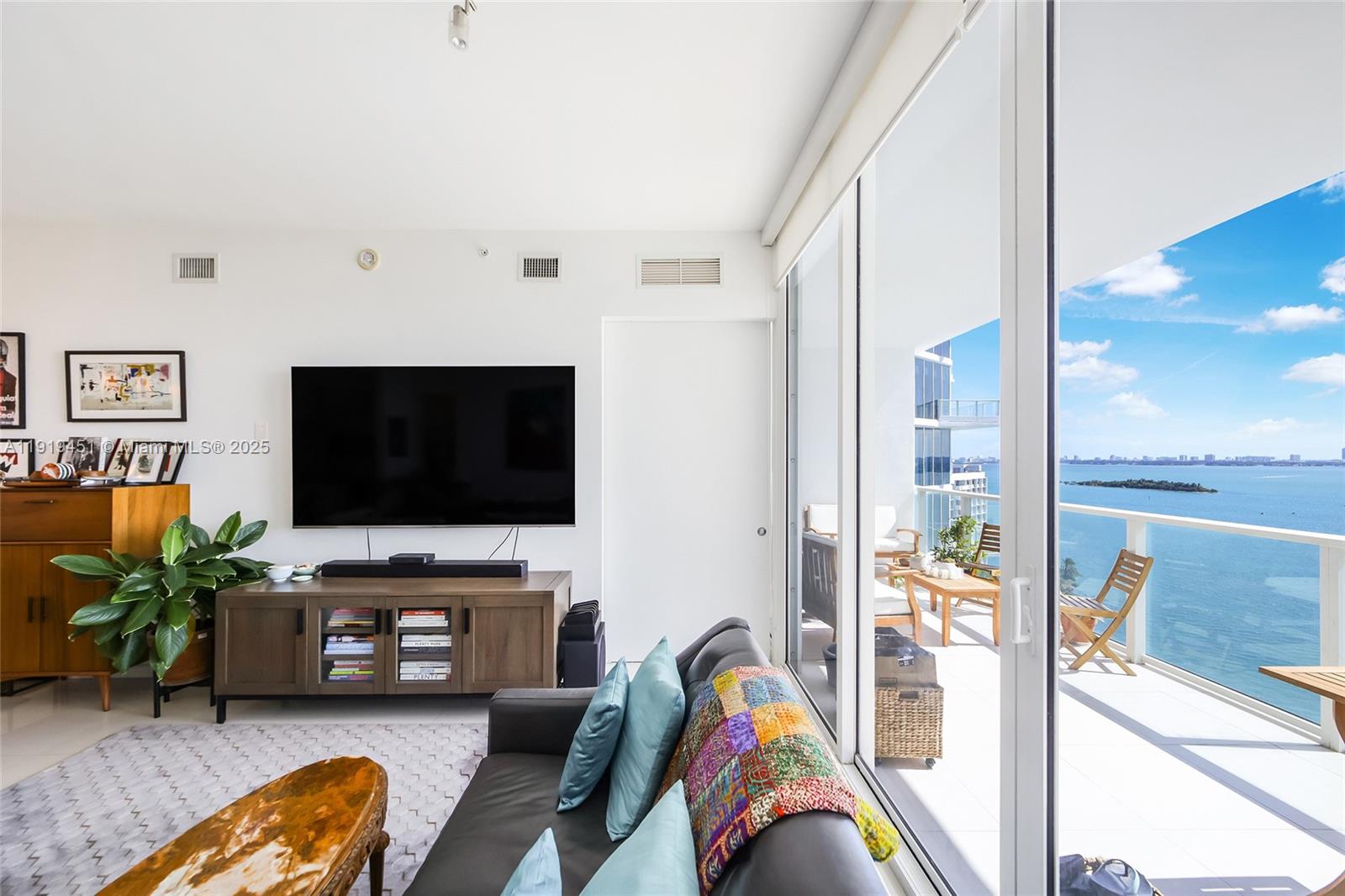 2020 N Bayshore Dr #1604 Miami, FL 33137