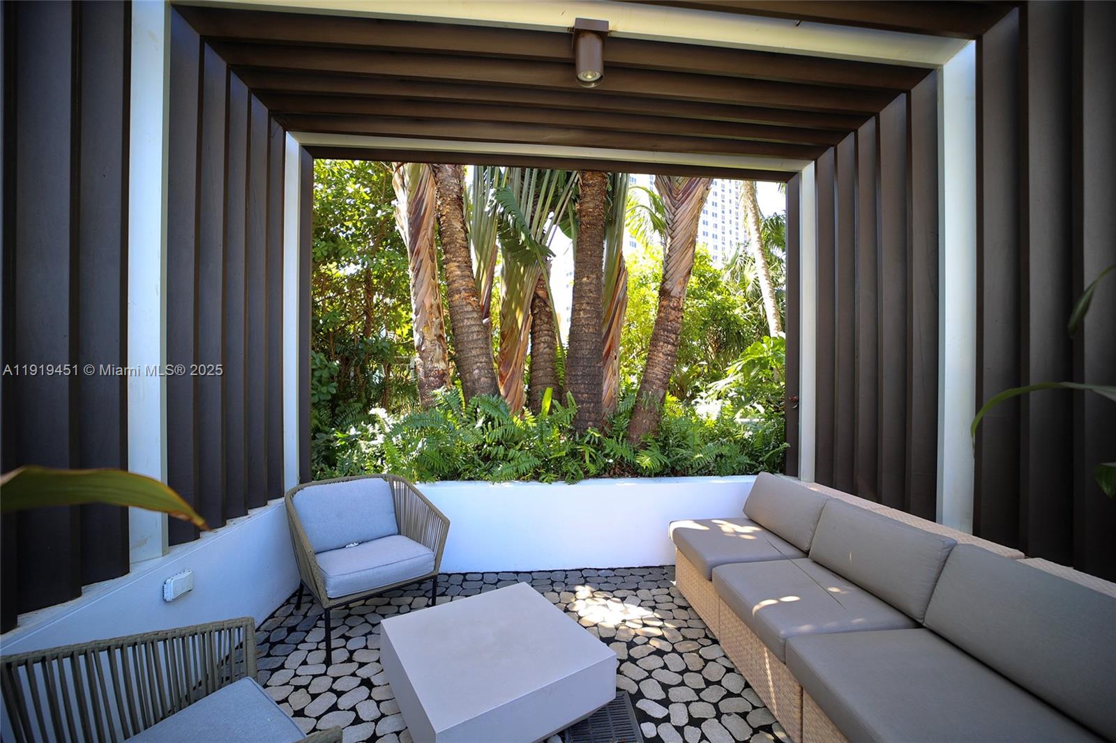 2020 N Bayshore Dr #1604 Miami, FL 33137