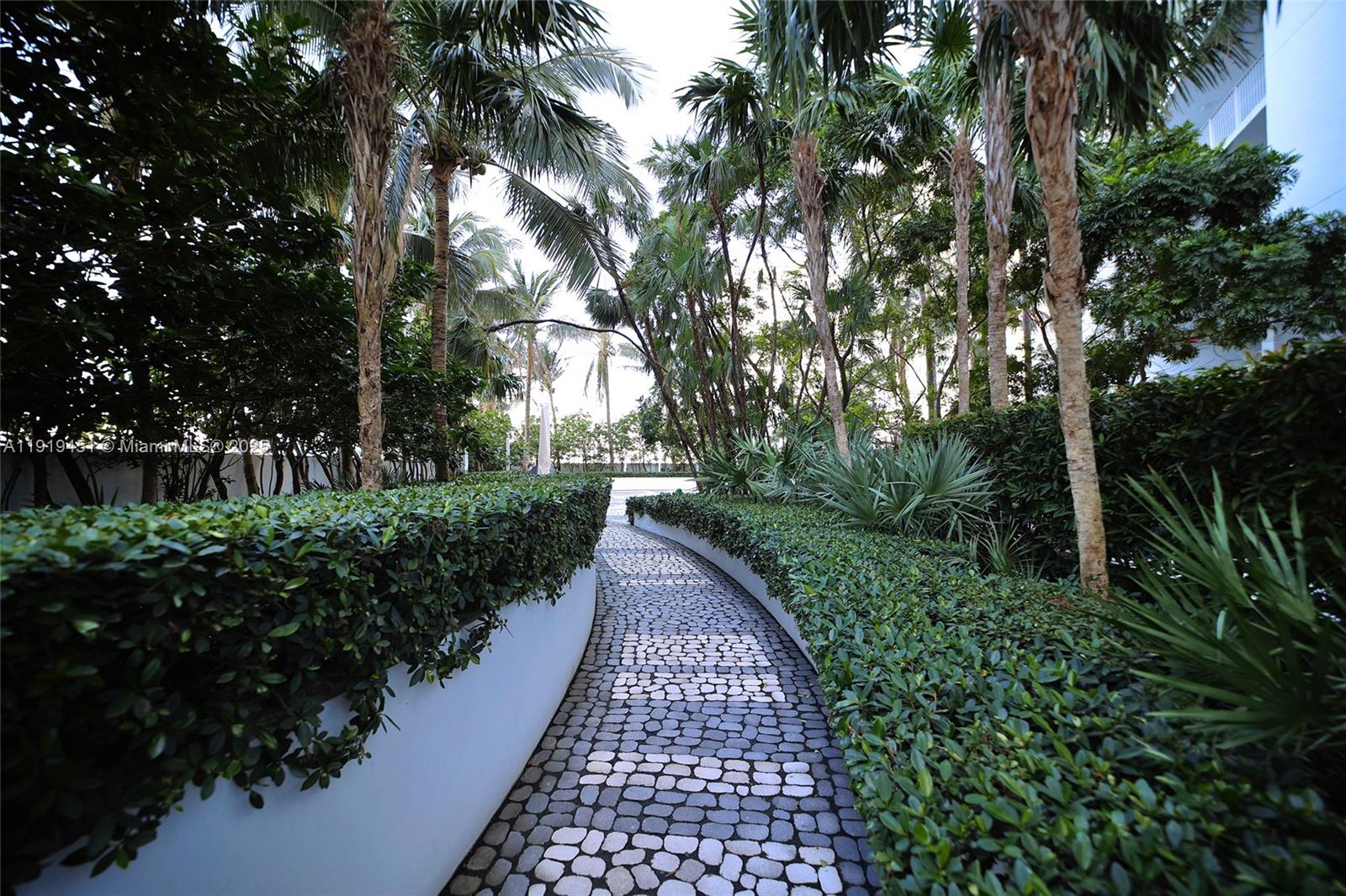 2020 N Bayshore Dr #1604 Miami, FL 33137