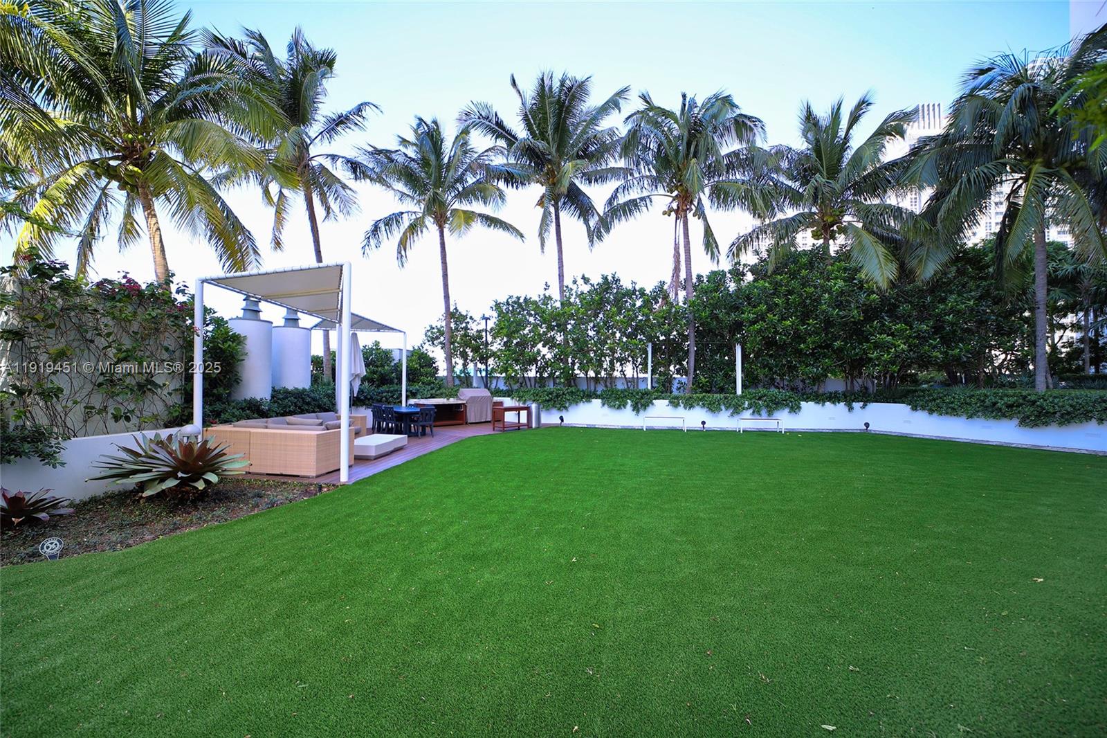 2020 N Bayshore Dr #1604 Miami, FL 33137