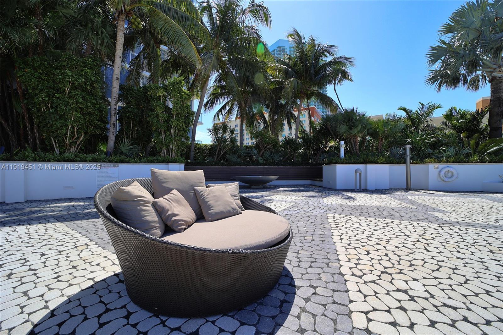 2020 N Bayshore Dr #1604 Miami, FL 33137