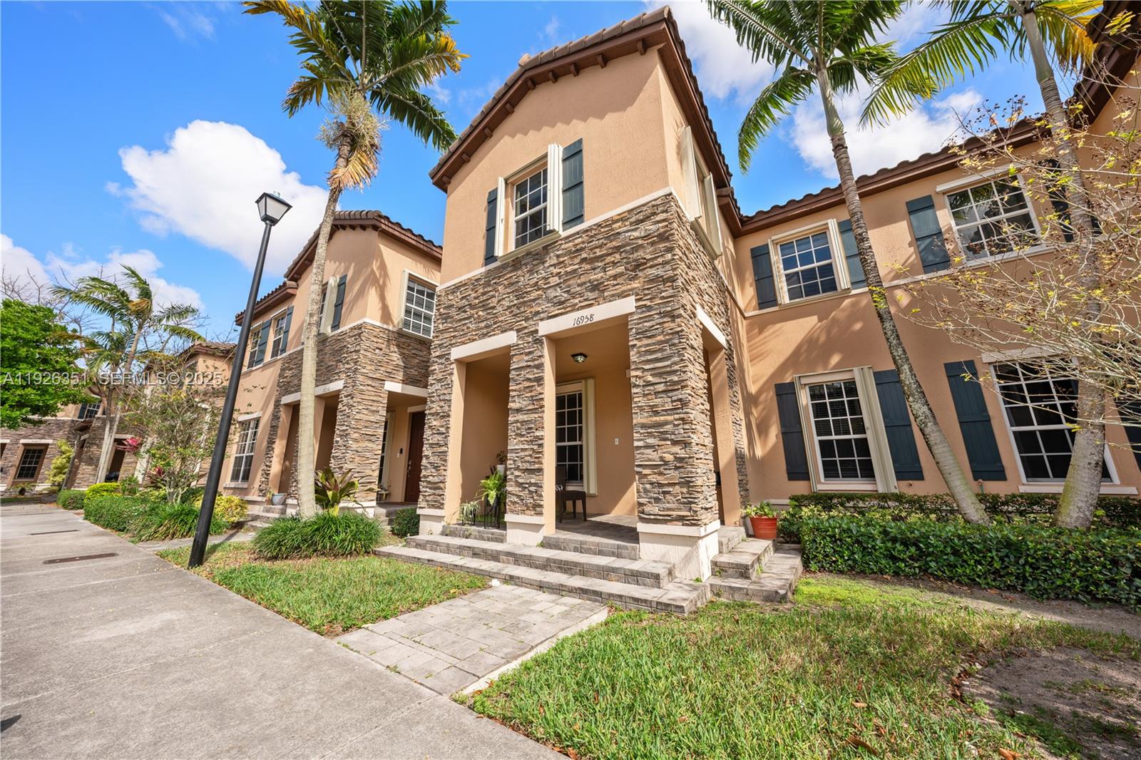 16958 SW 92nd St #16958