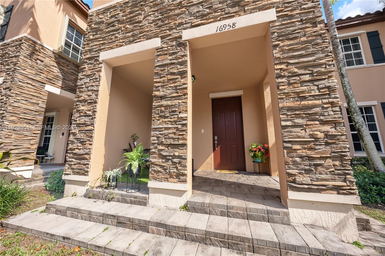 16958 SW 92nd St #16958 Miami, FL 33196