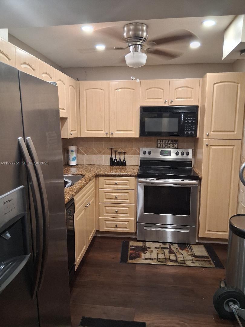 1000 Saint Charles Pl #L2 Pembroke Pines, FL 33026