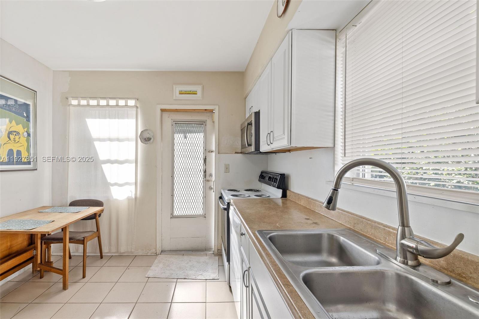 3310 SW 21st St Miami, FL 33145