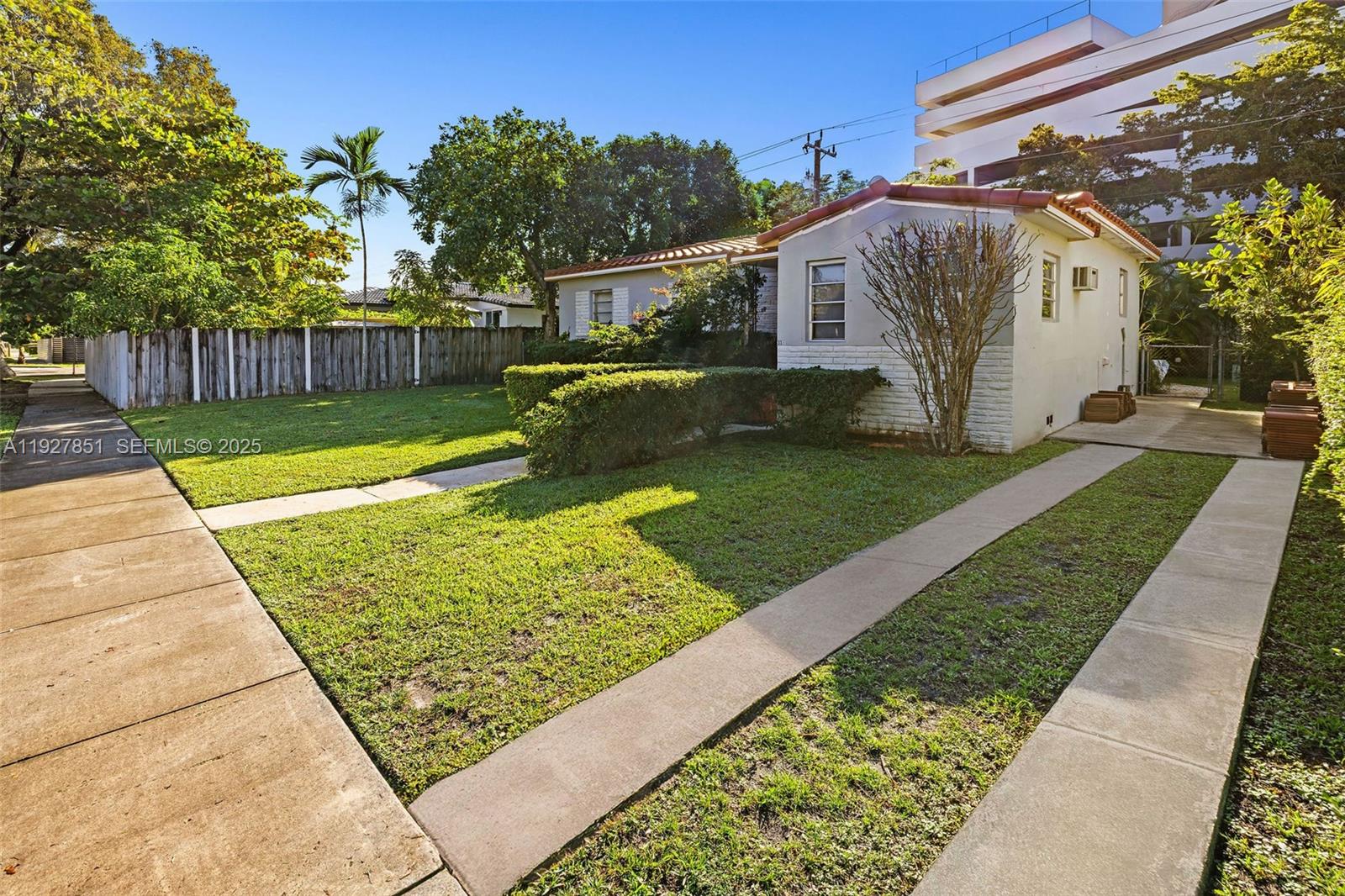 3310 SW 21st St Miami, FL 33145