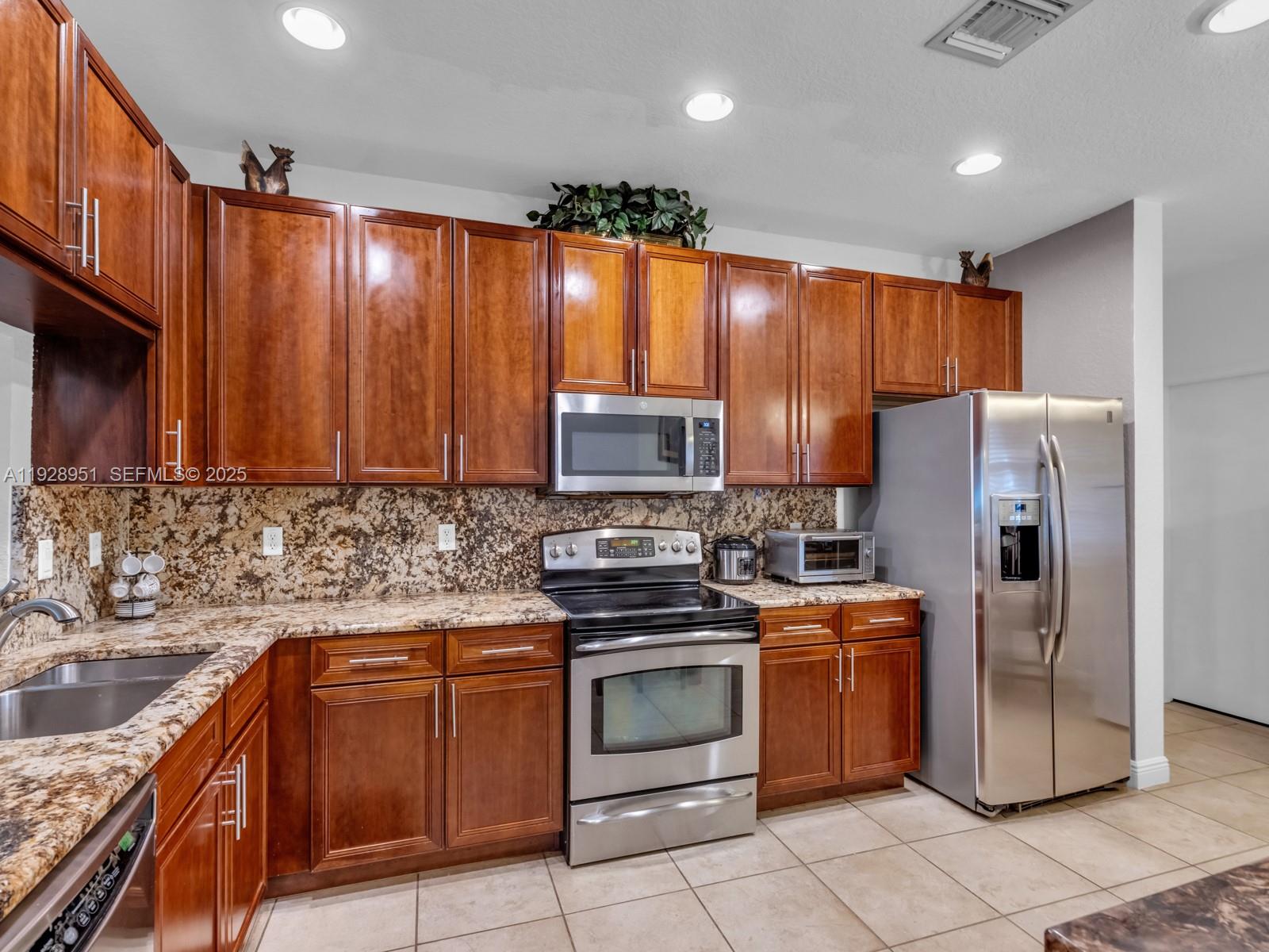 9719 Darlington Pl #1 Cooper City, FL 33328