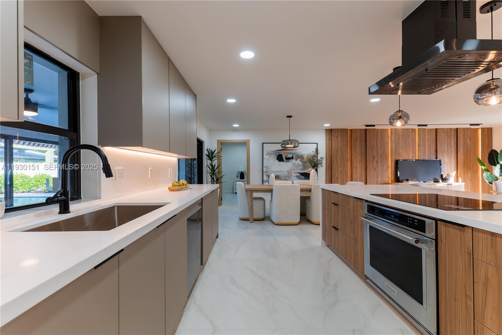 2415 NE 35th Dr Fort Lauderdale, FL 33308