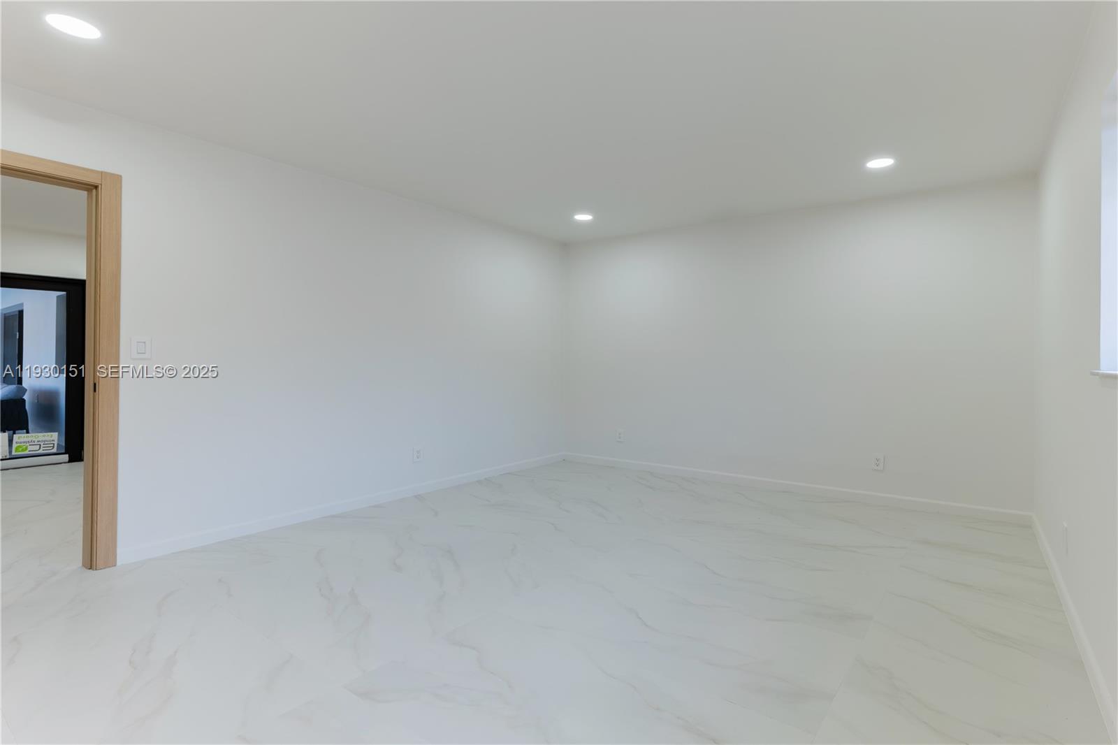 2415 NE 35th Dr Fort Lauderdale, FL 33308