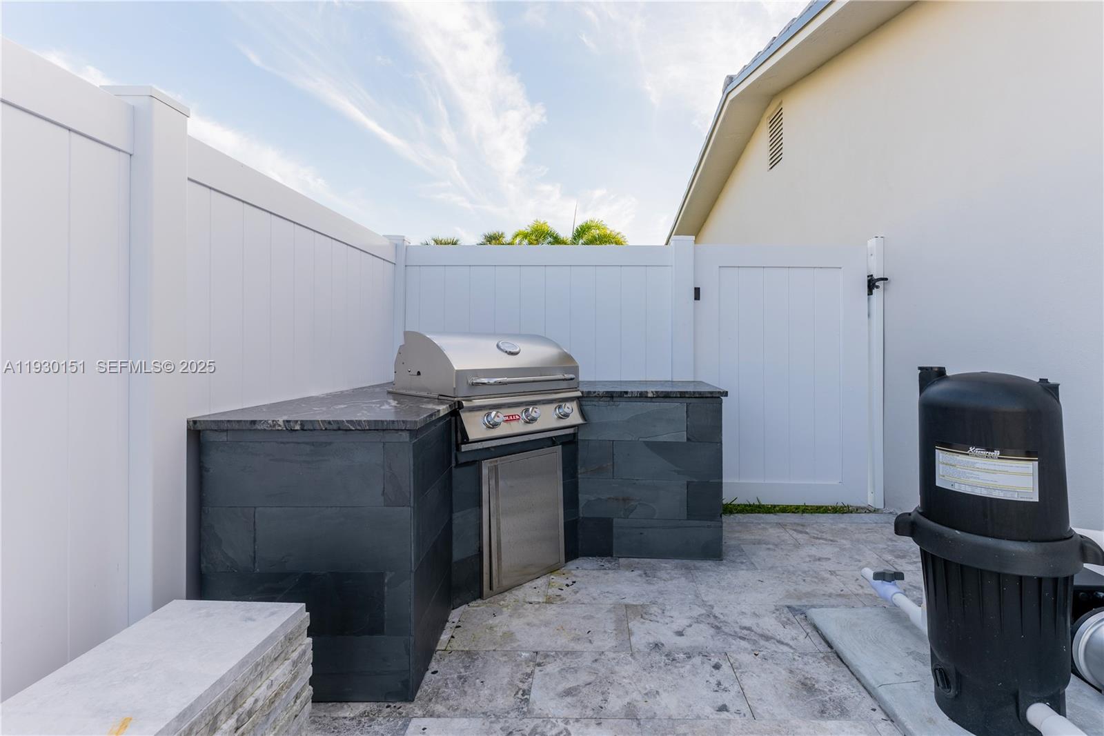 2415 NE 35th Dr Fort Lauderdale, FL 33308