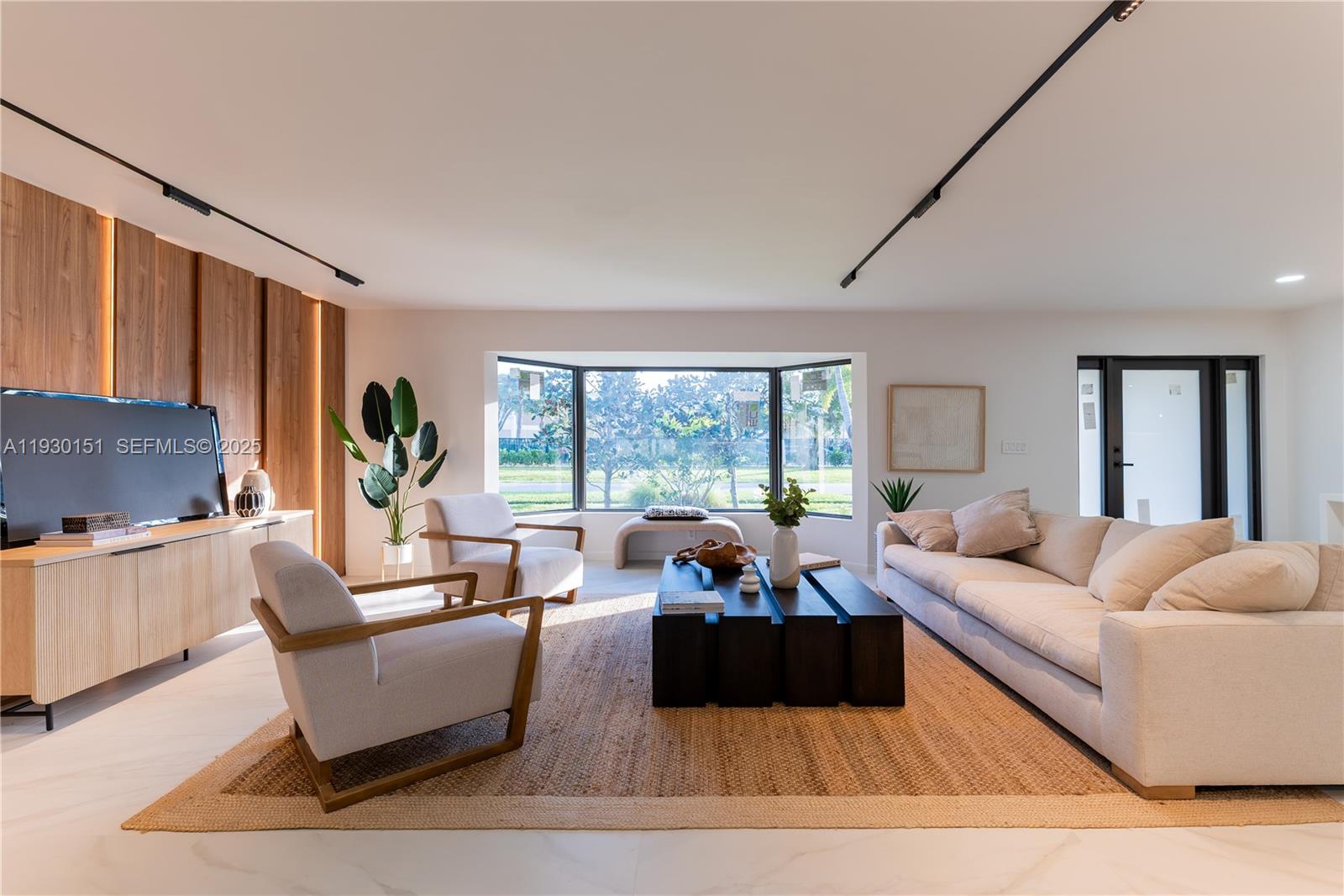 2415 NE 35th Dr Fort Lauderdale, FL 33308