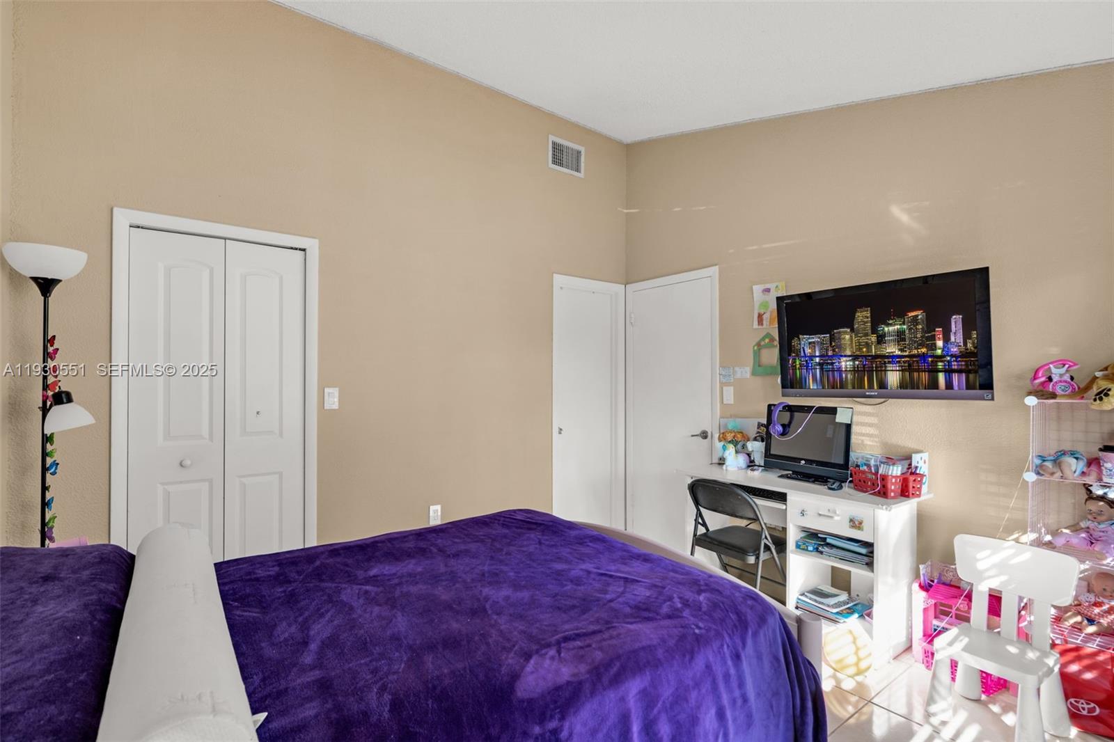 2340 Evergreen Ct Pembroke Pines, FL 33026