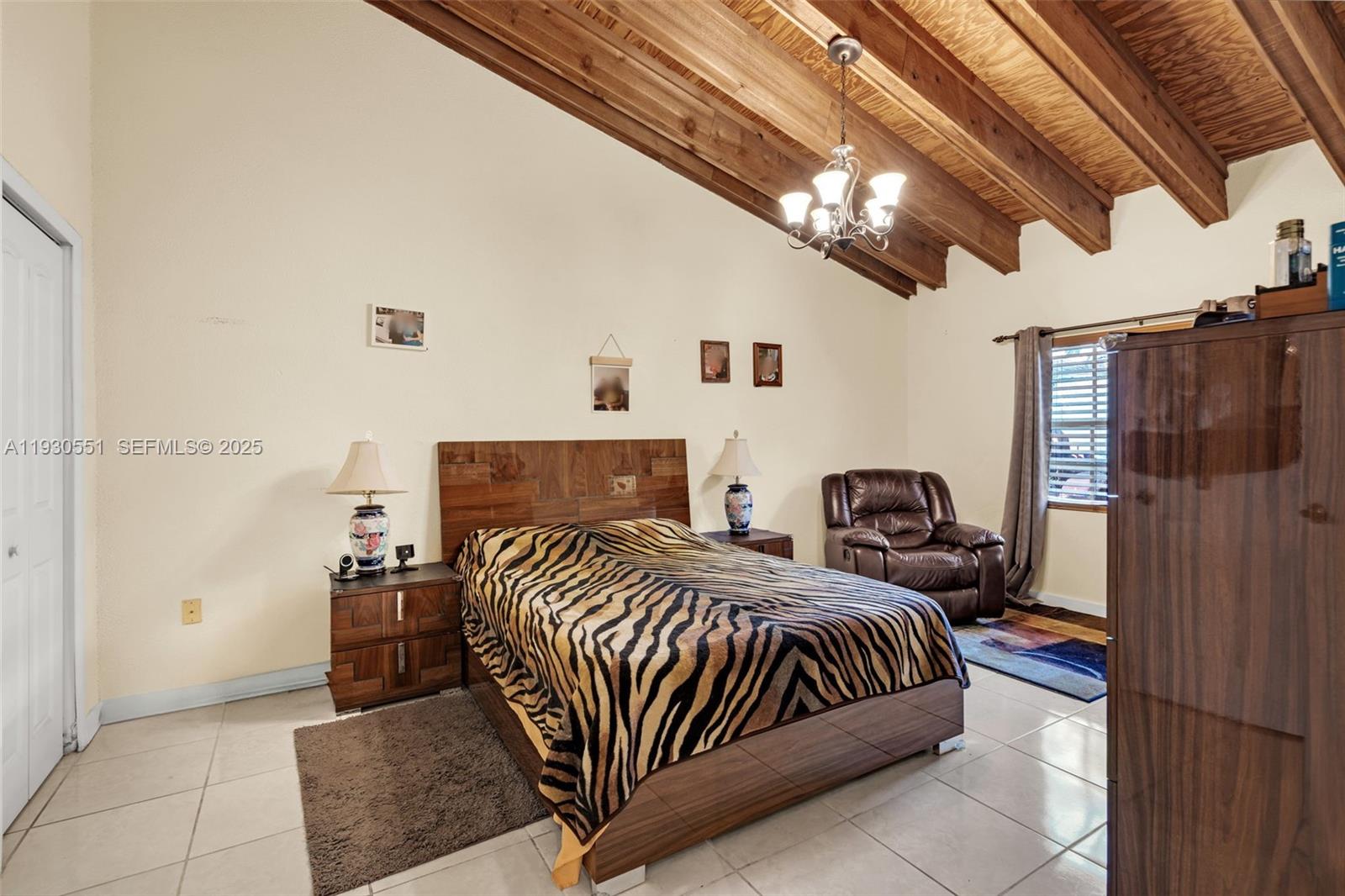 2340 Evergreen Ct Pembroke Pines, FL 33026