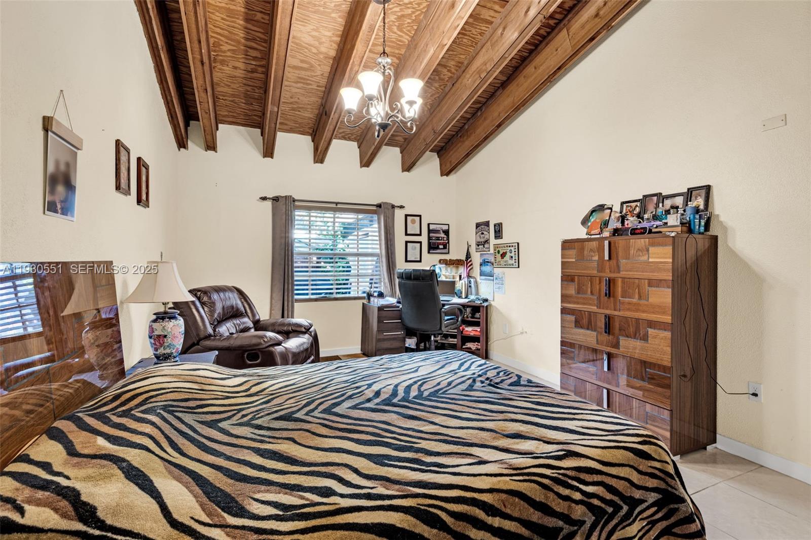 2340 Evergreen Ct Pembroke Pines, FL 33026