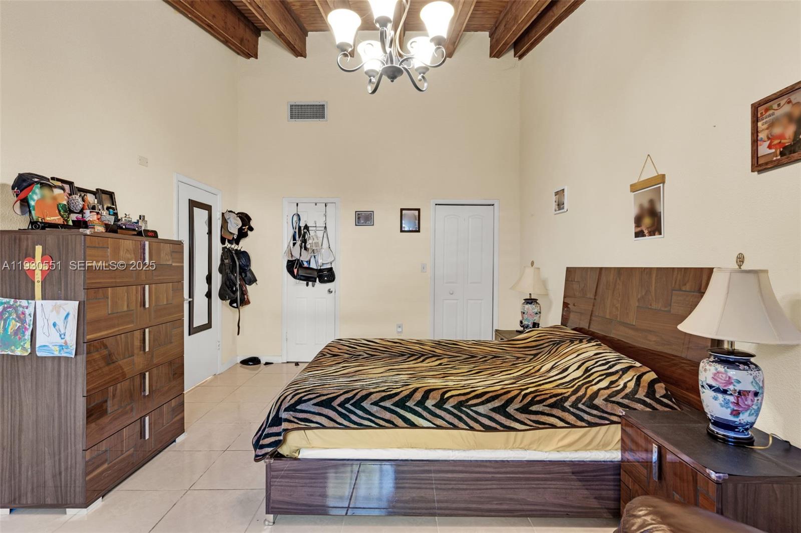 2340 Evergreen Ct Pembroke Pines, FL 33026