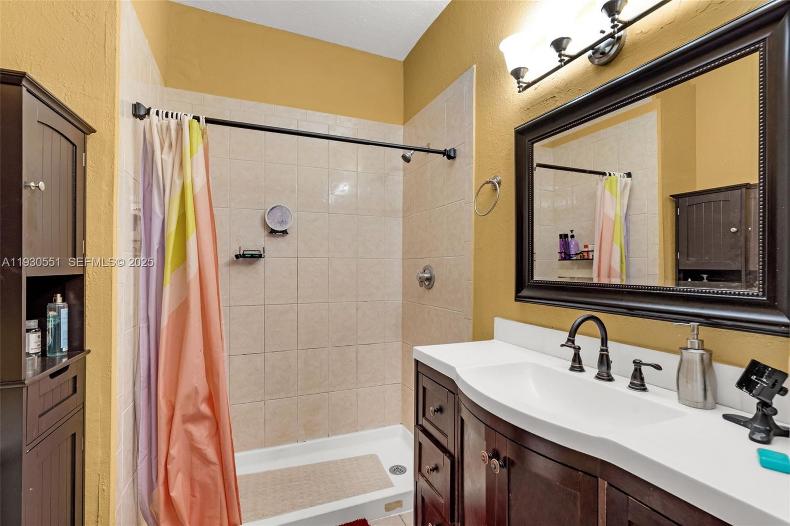 2340 Evergreen Ct Pembroke Pines, FL 33026