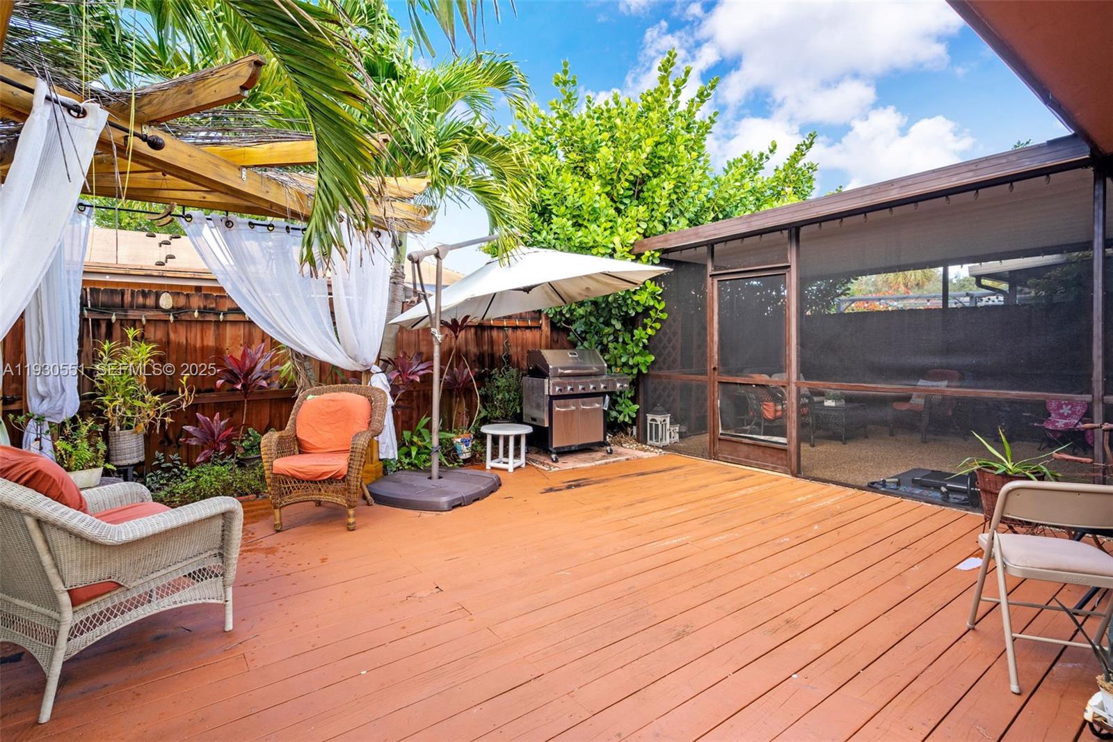 2340 Evergreen Ct Pembroke Pines, FL 33026