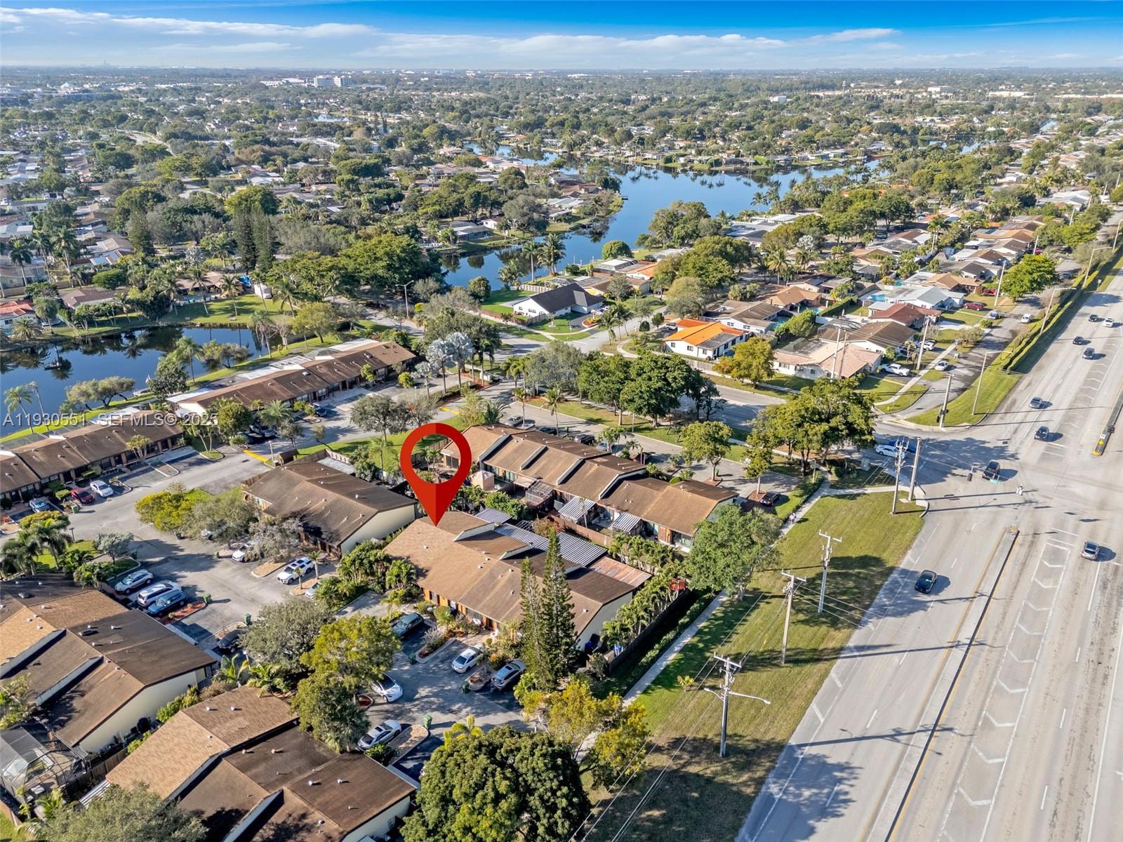 2340 Evergreen Ct Pembroke Pines, FL 33026