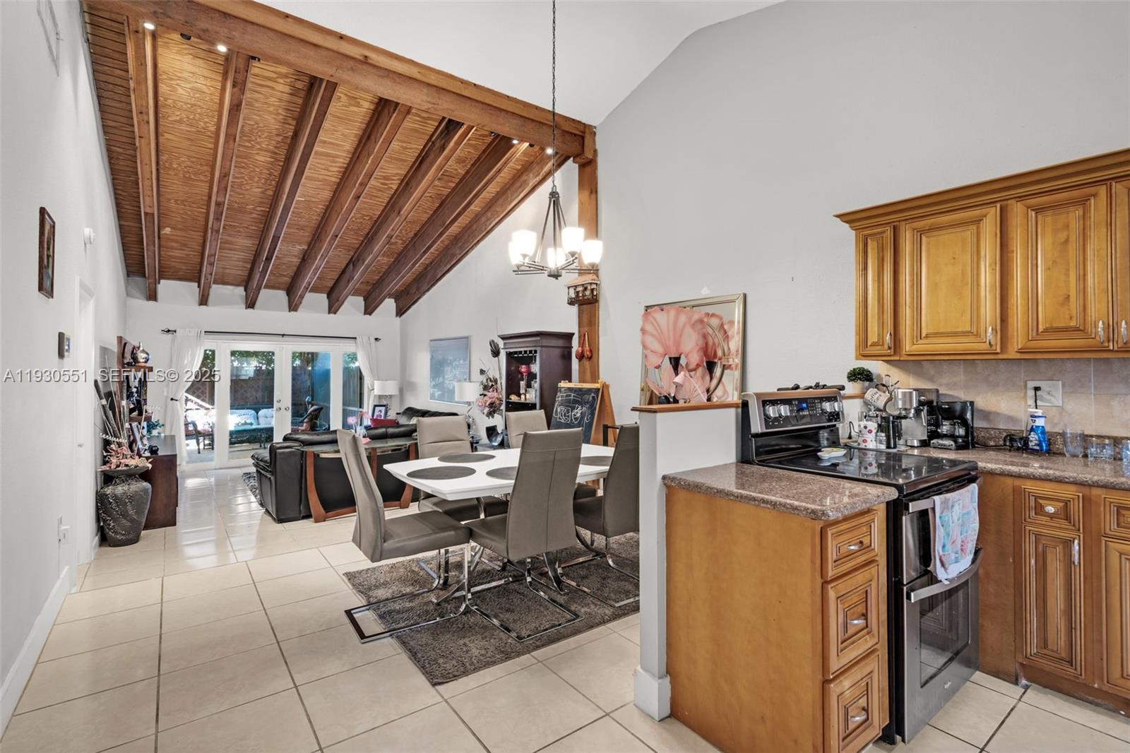 2340 Evergreen Ct Pembroke Pines, FL 33026