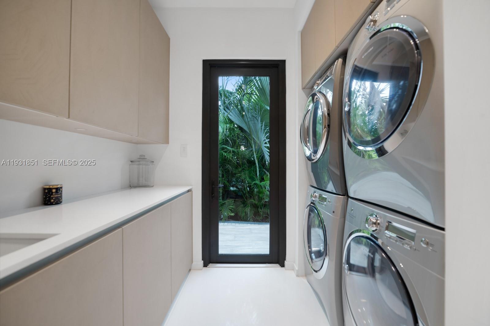 6411 Allison Rd Miami Beach, FL 33141