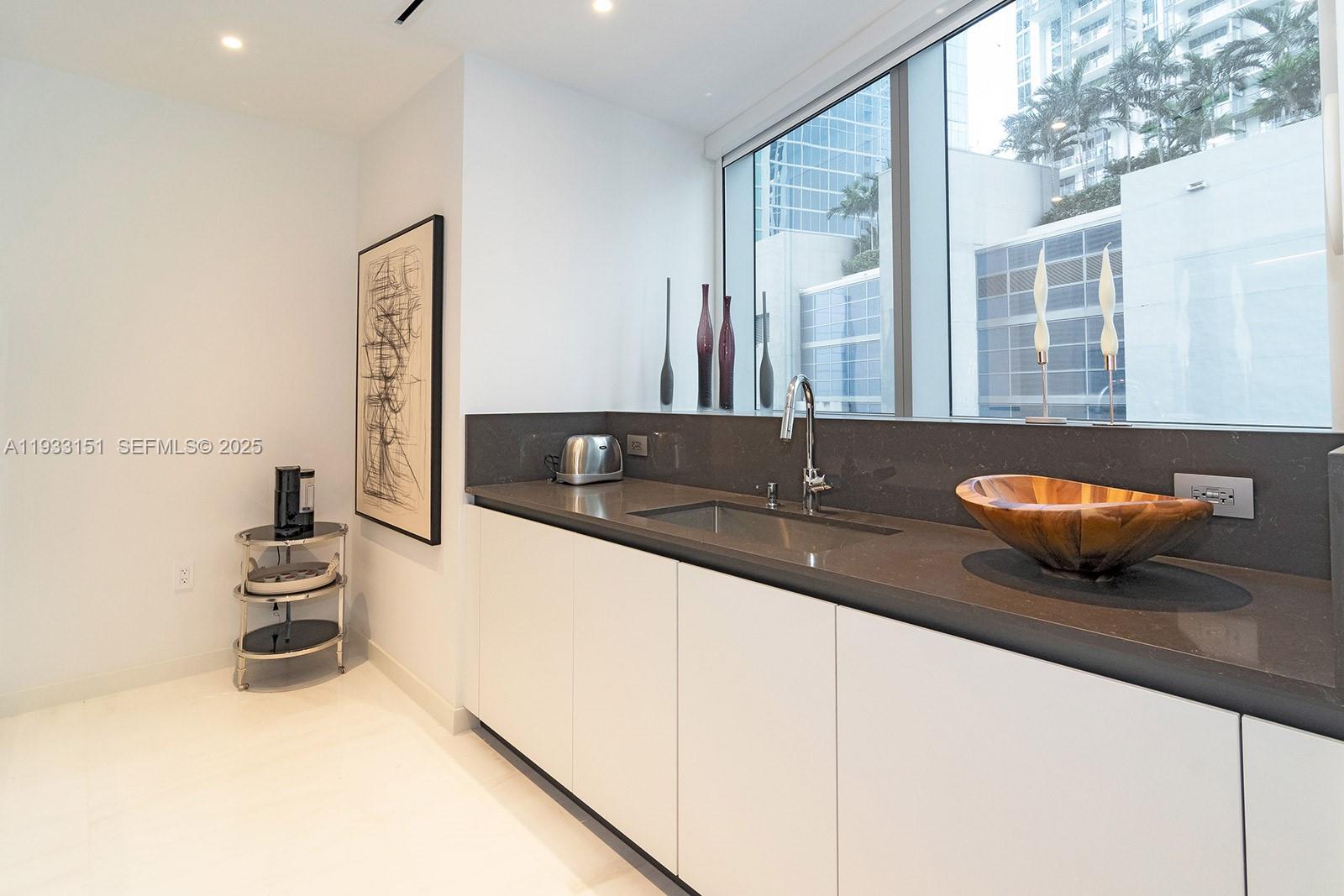 300 Biscayne Blvd Way #805 Miami, FL 33131