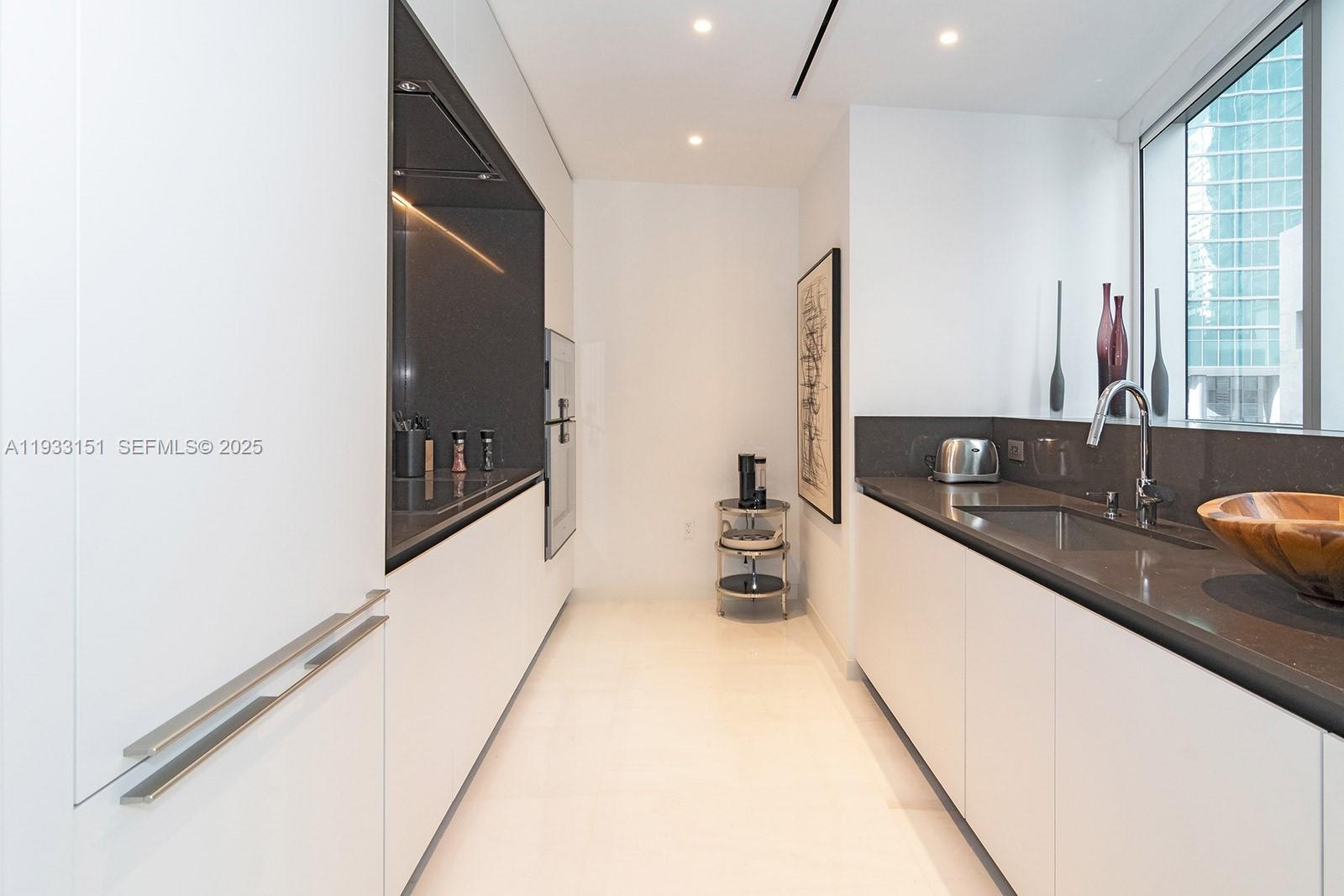 300 Biscayne Blvd Way #805 Miami, FL 33131