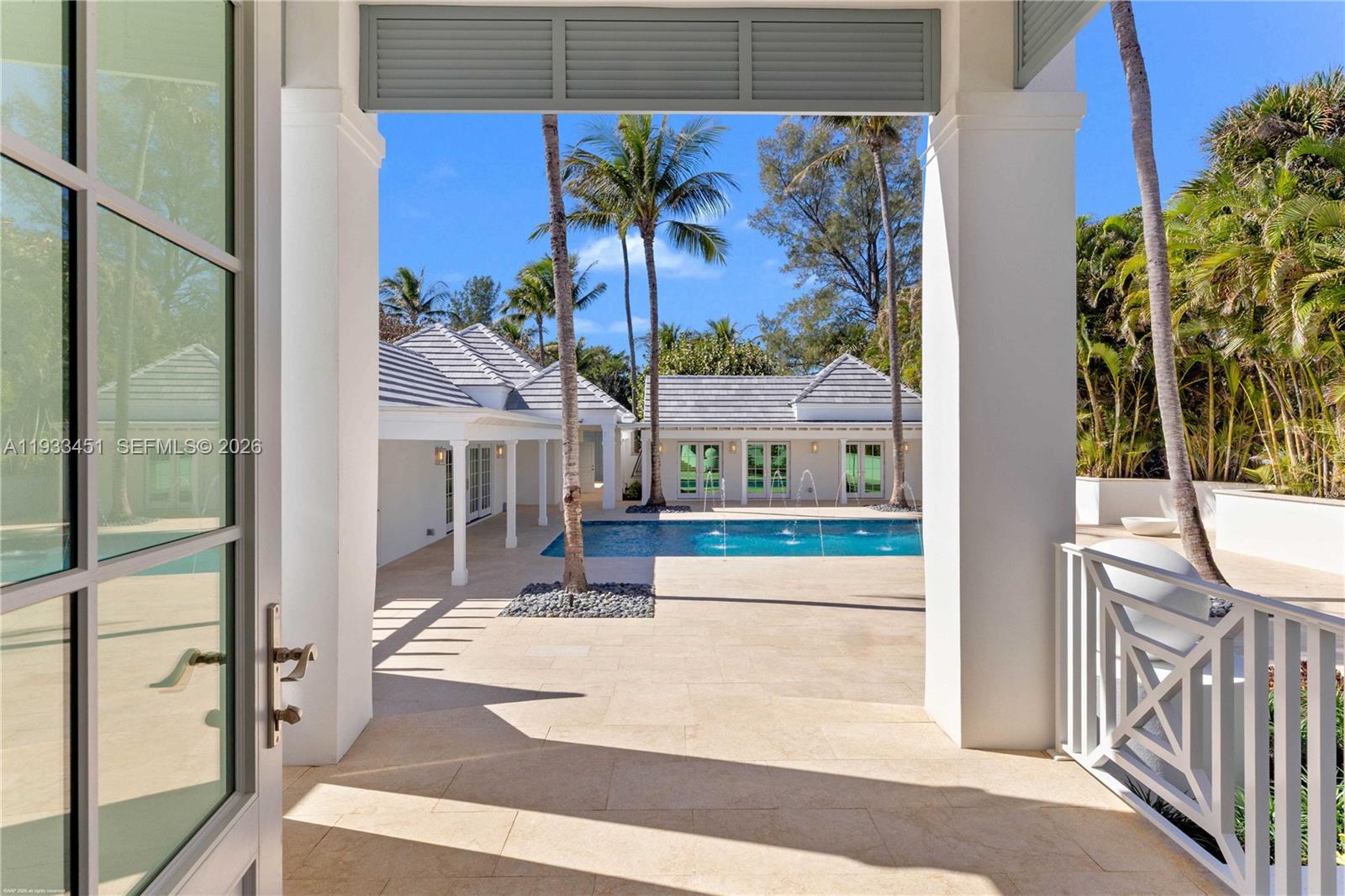 43 N Beach Rd Jupiter Island, FL 33455