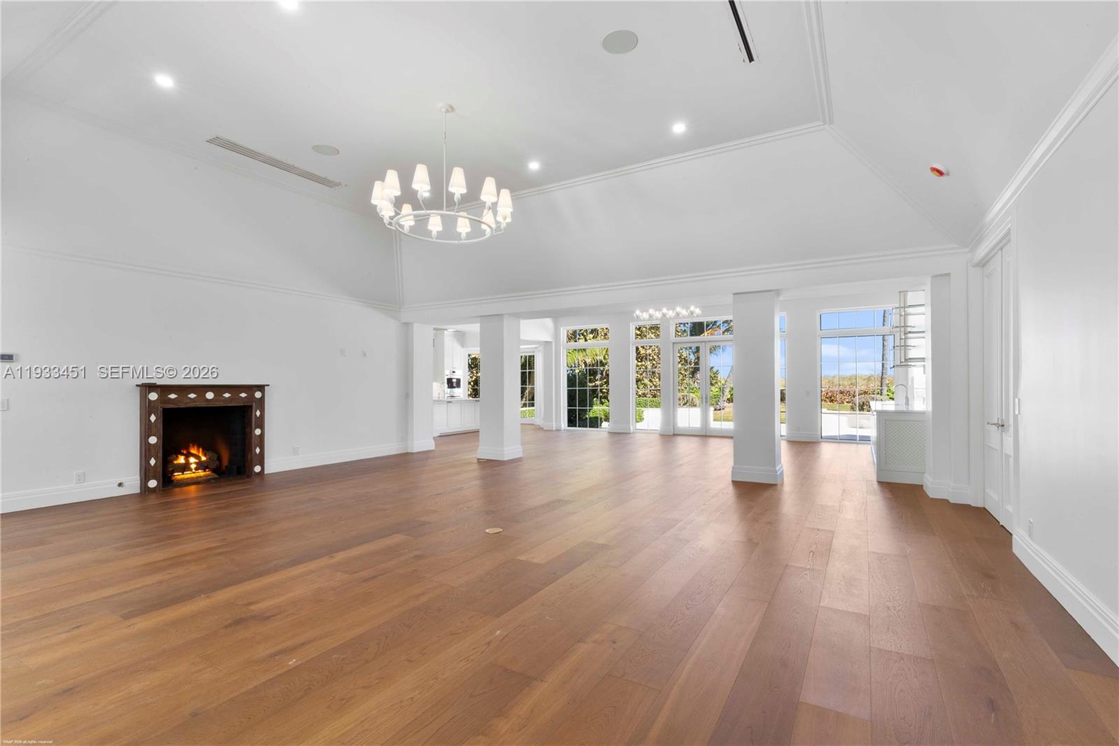 43 N Beach Rd Jupiter Island, FL 33455