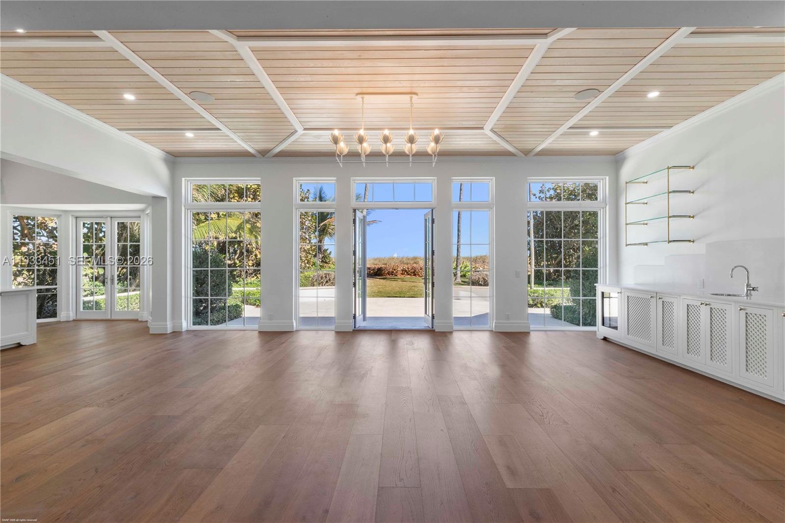 43 N Beach Rd Jupiter Island, FL 33455