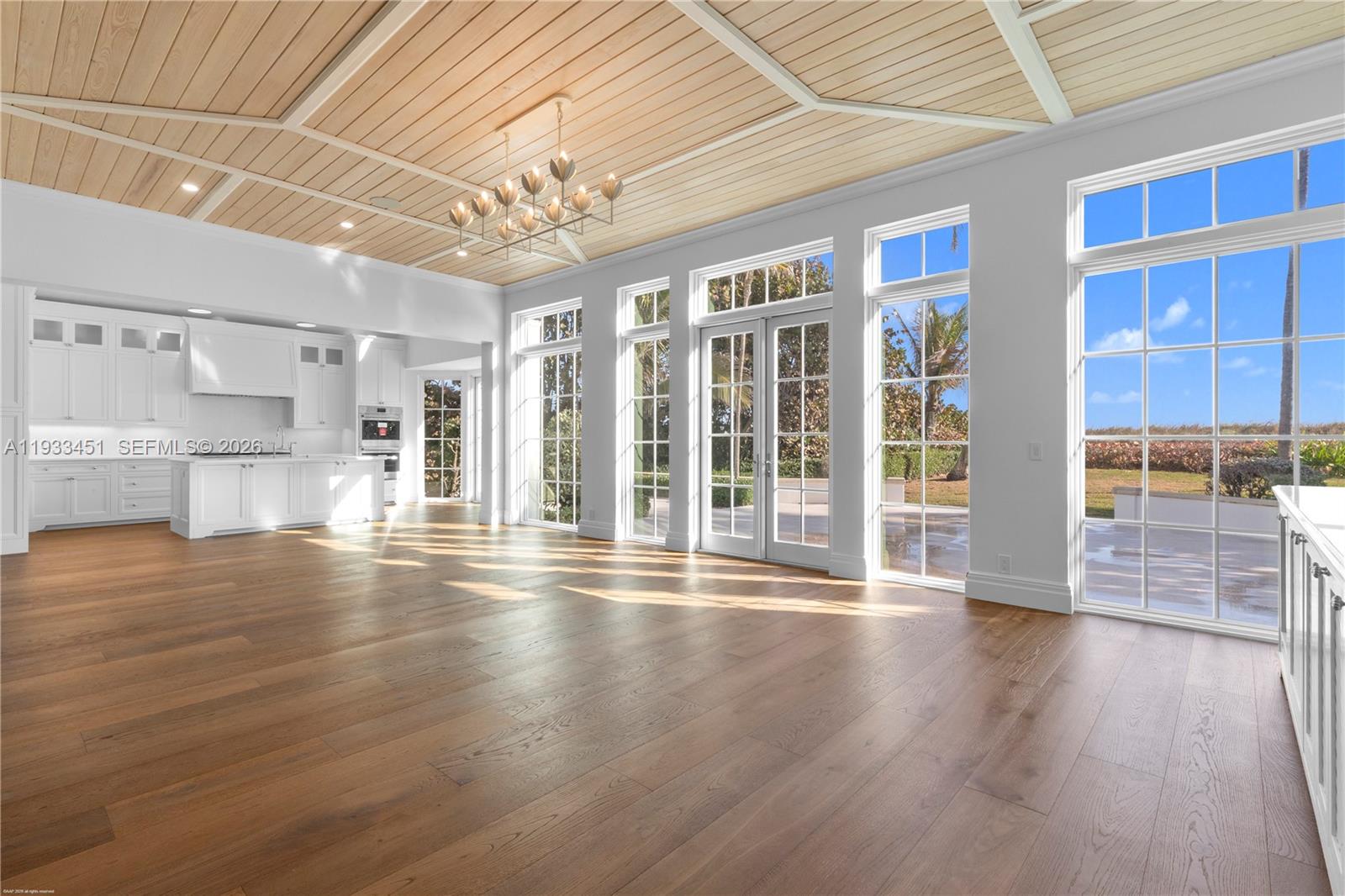 43 N Beach Rd Jupiter Island, FL 33455