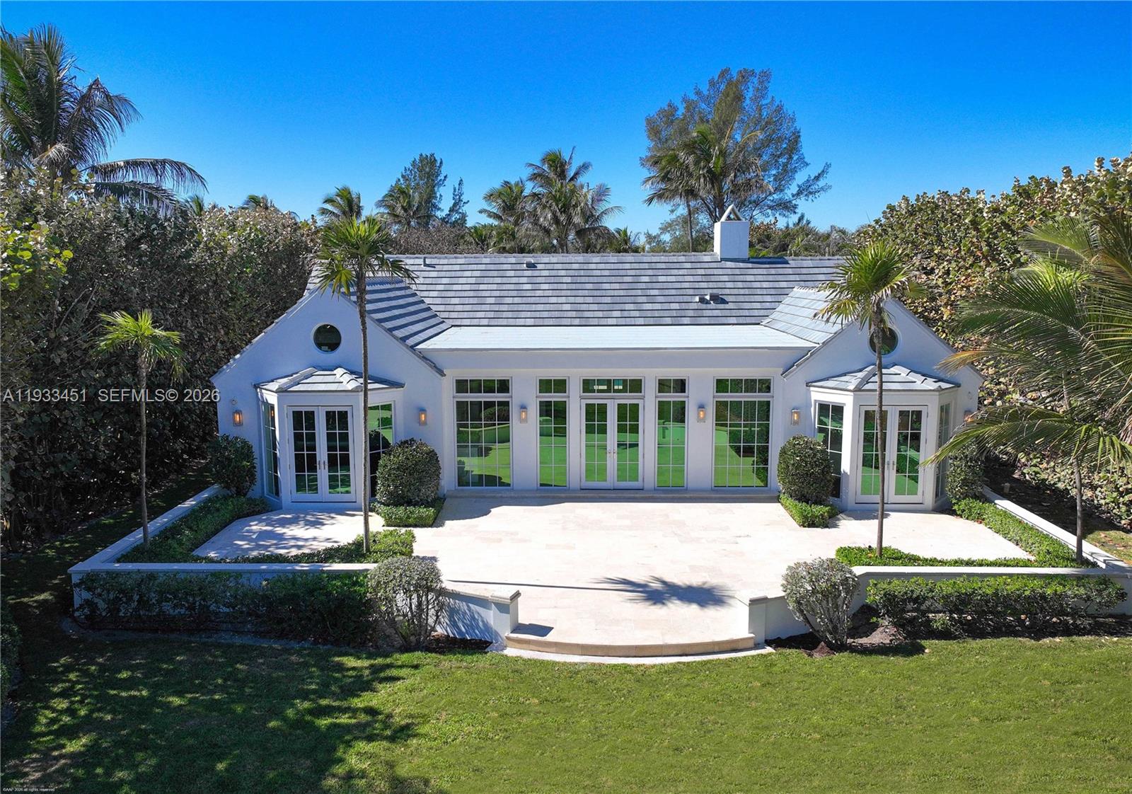 43 N Beach Rd Jupiter Island, FL 33455